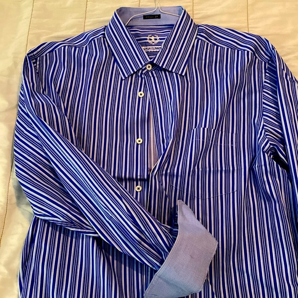 Long sleeve casual dress shirt. Vertical stripe shirt - Picture 1 of 2